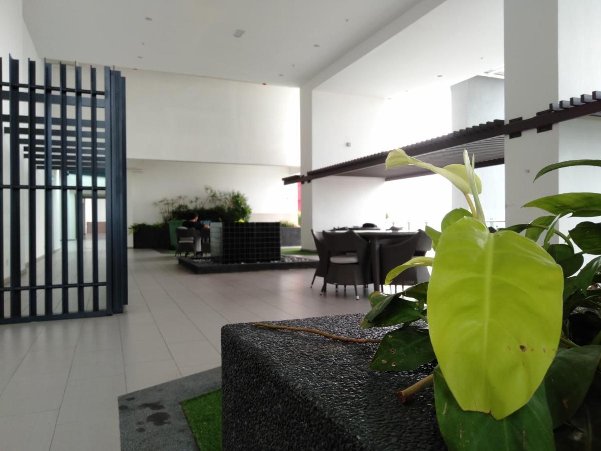 #4 Summer Studio - One South Seri Kembangan Luaran gambar