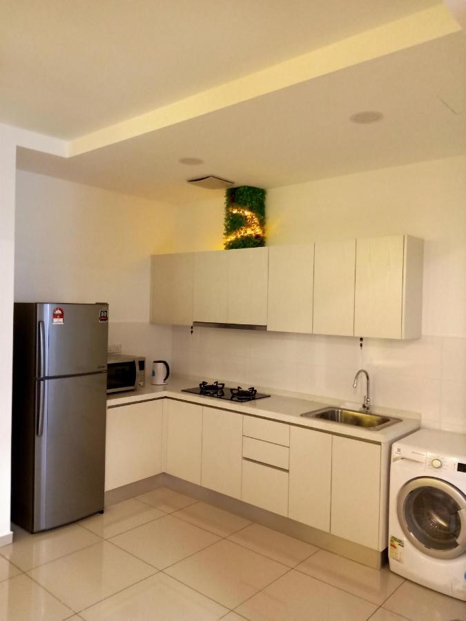 #4 Summer Studio - One South Seri Kembangan Luaran gambar