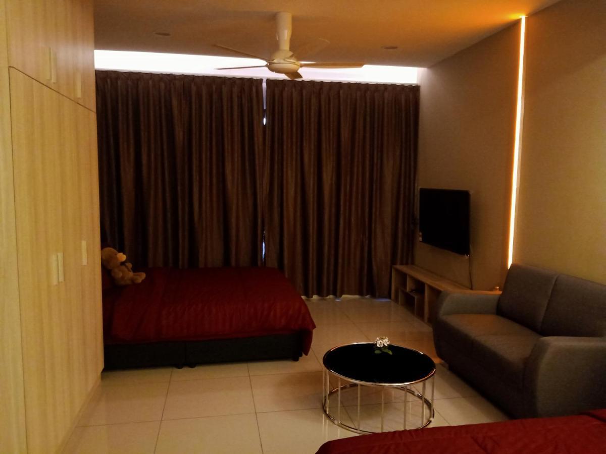 #4 Summer Studio - One South Seri Kembangan Luaran gambar